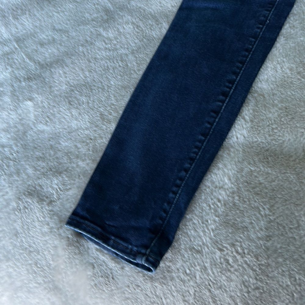 A & F - The Super Skinny High Rise Jean - Picture 3 of 8